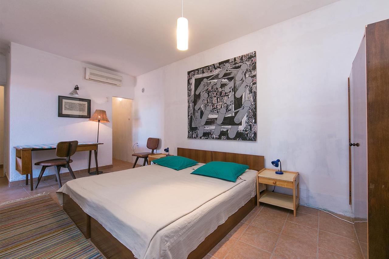 Apartments By The Sea Brela, Makarska - 16950 Kültér fotó