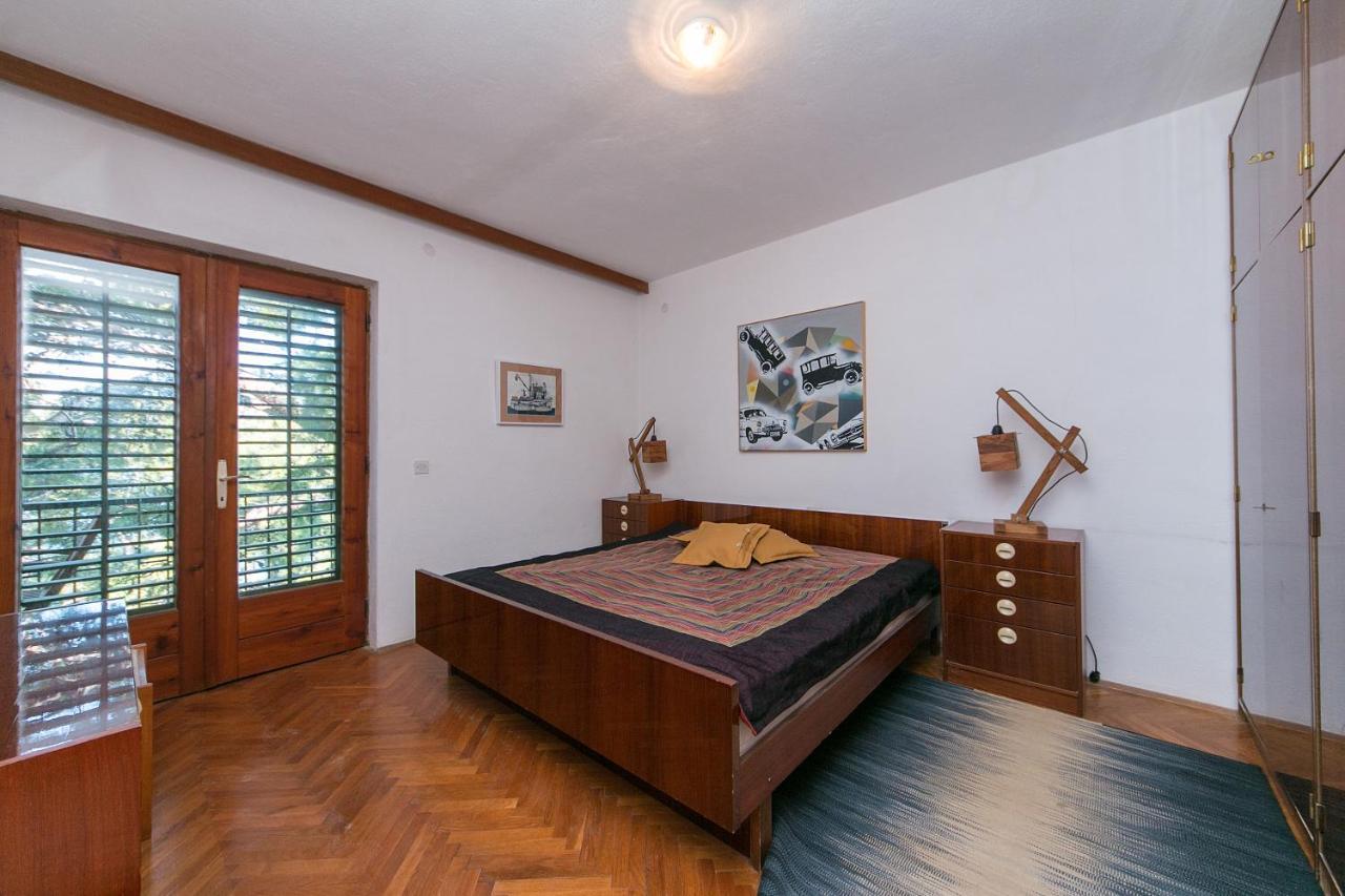 Apartments By The Sea Brela, Makarska - 16950 Kültér fotó