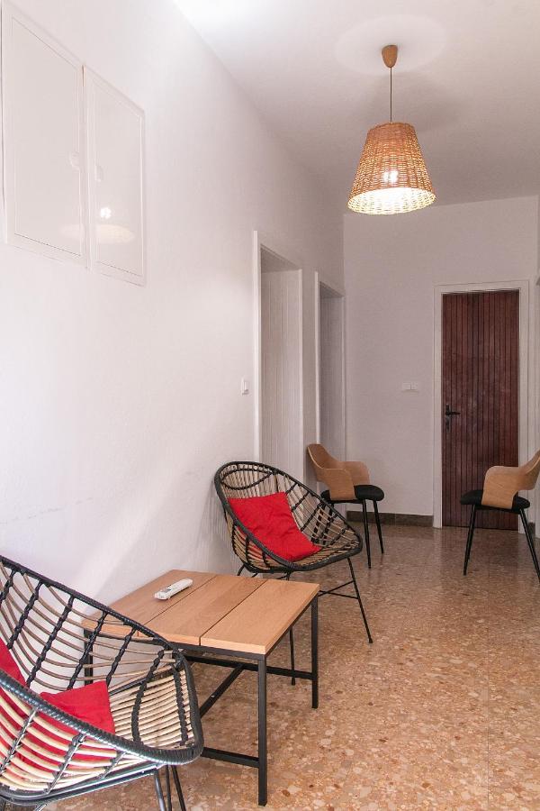 Apartments By The Sea Brela, Makarska - 16950 Kültér fotó