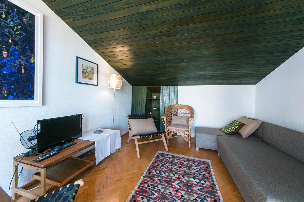 Apartments By The Sea Brela, Makarska - 16950 Kültér fotó